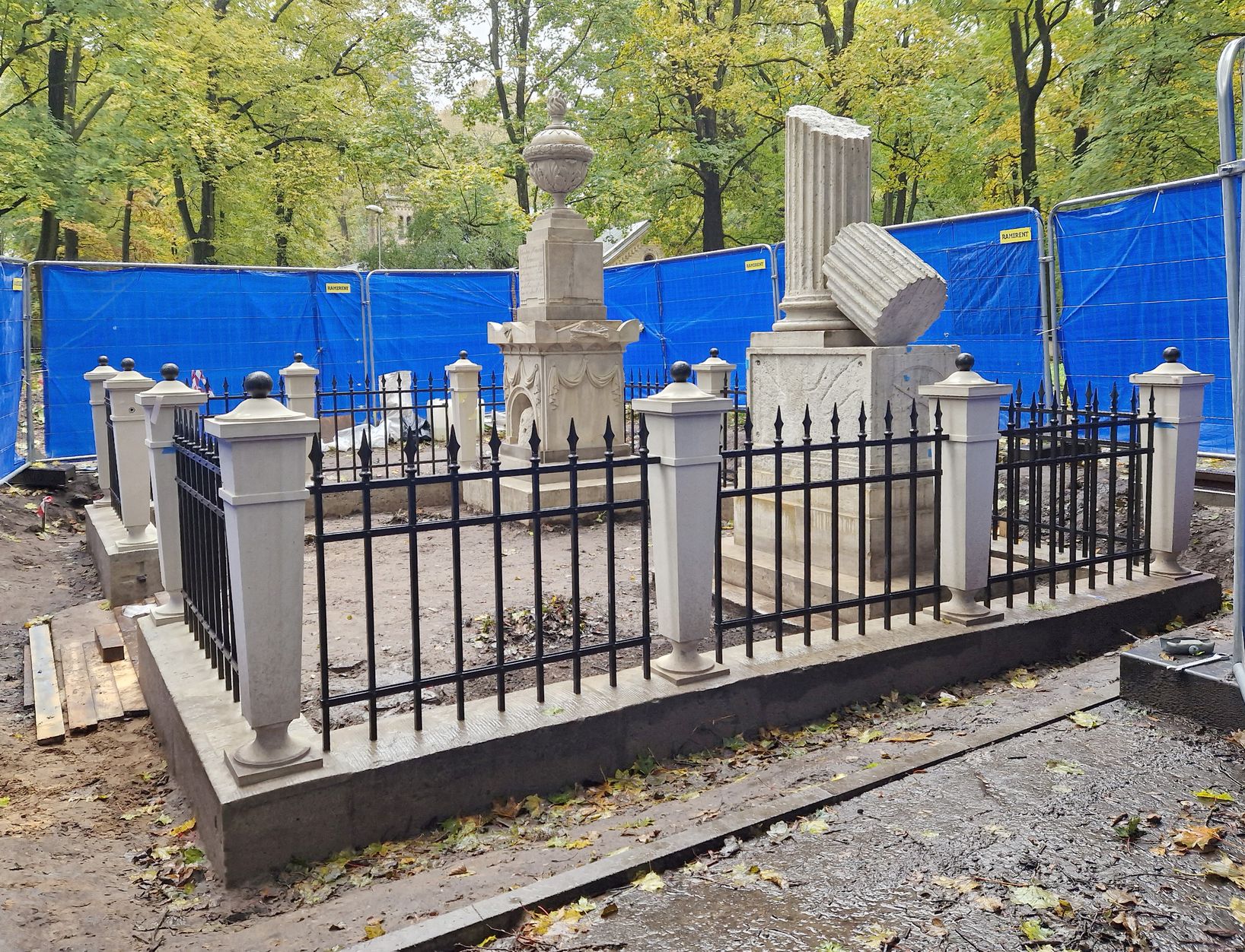 Vērmaņu dzimtas kapa pieminekļi, nožogojums restaurācijas darbu procesā