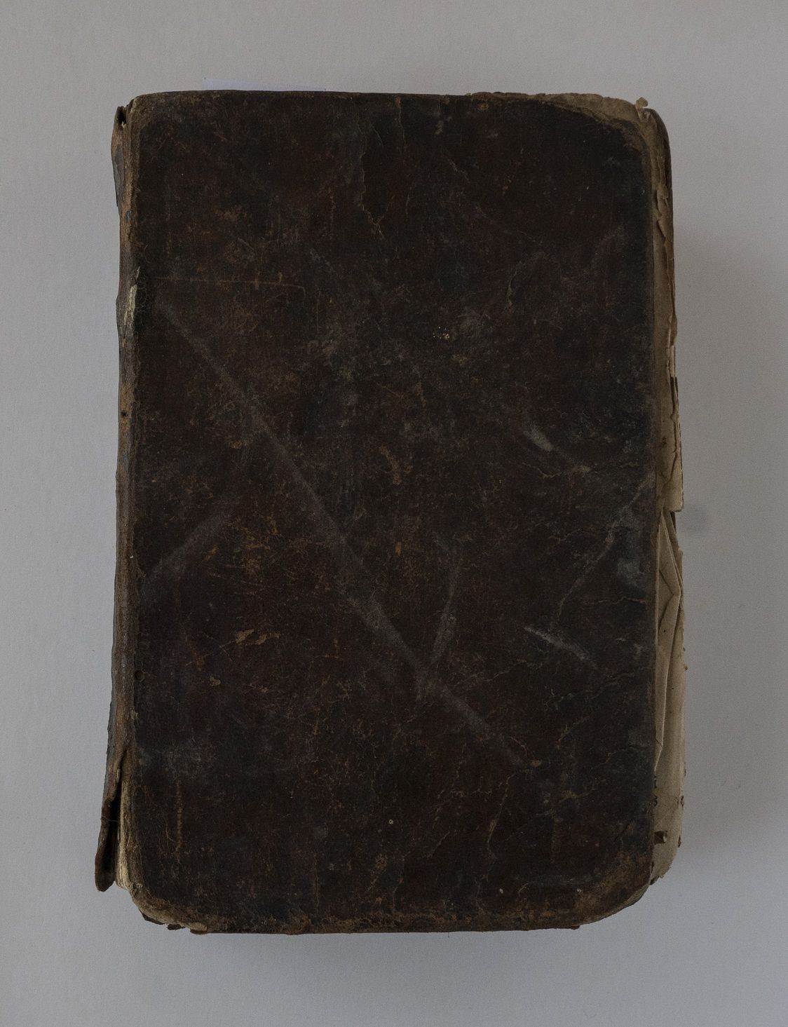 Grāmata pirms restaurācijas