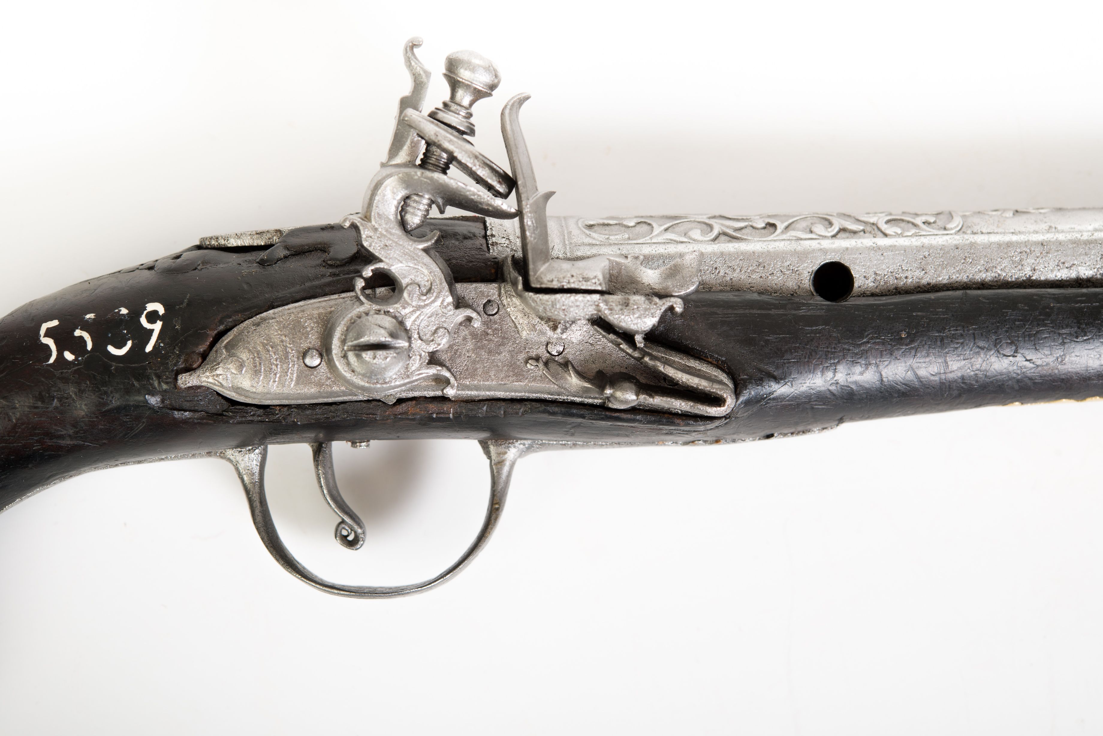 Fragments no labās puses, aizdedzes mehānisms pēc restaurācijas / konservācijas