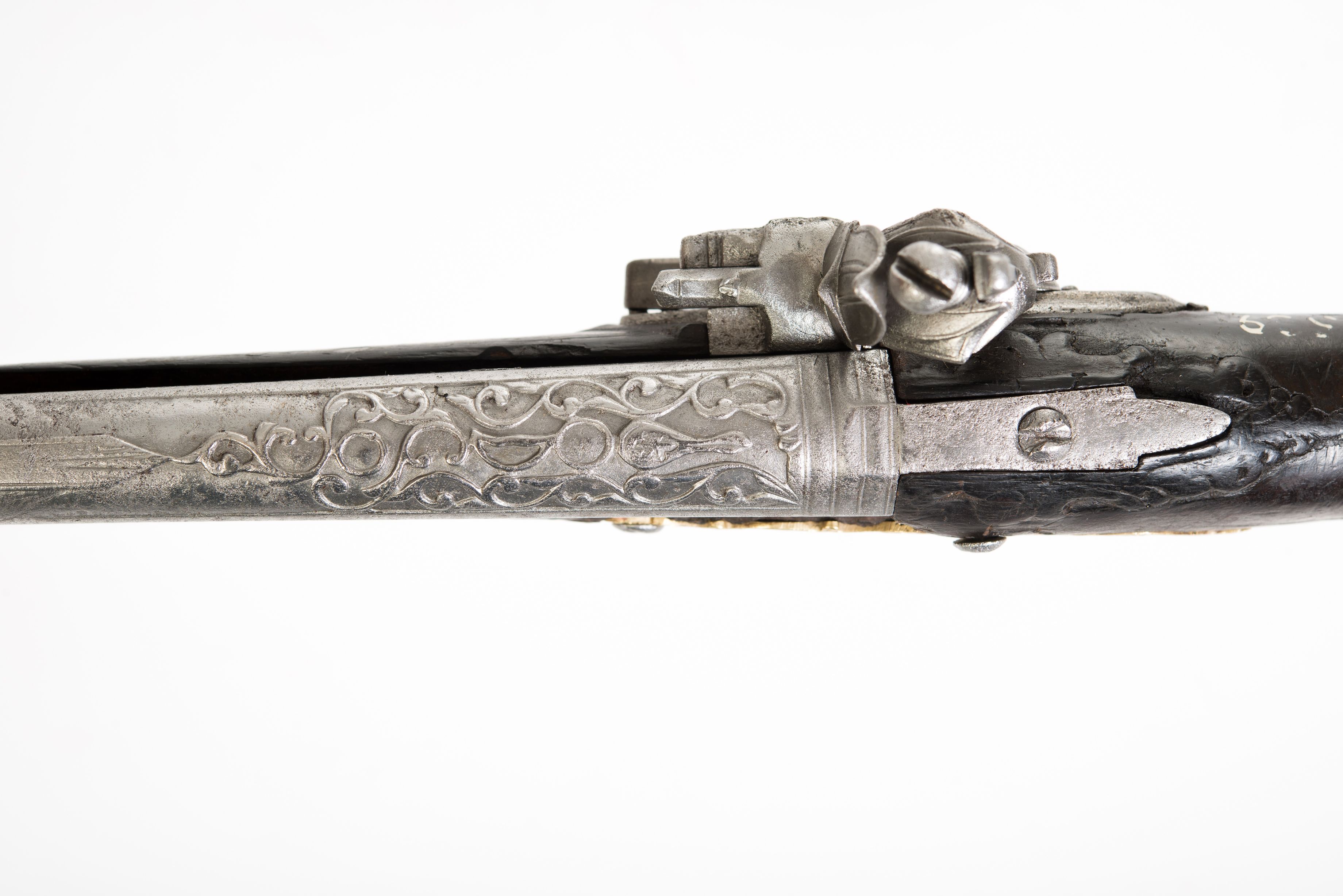 Fragments no augšpuses, stobra resgalis ar dekorējumiem pēc restaurācijas / konservācijas