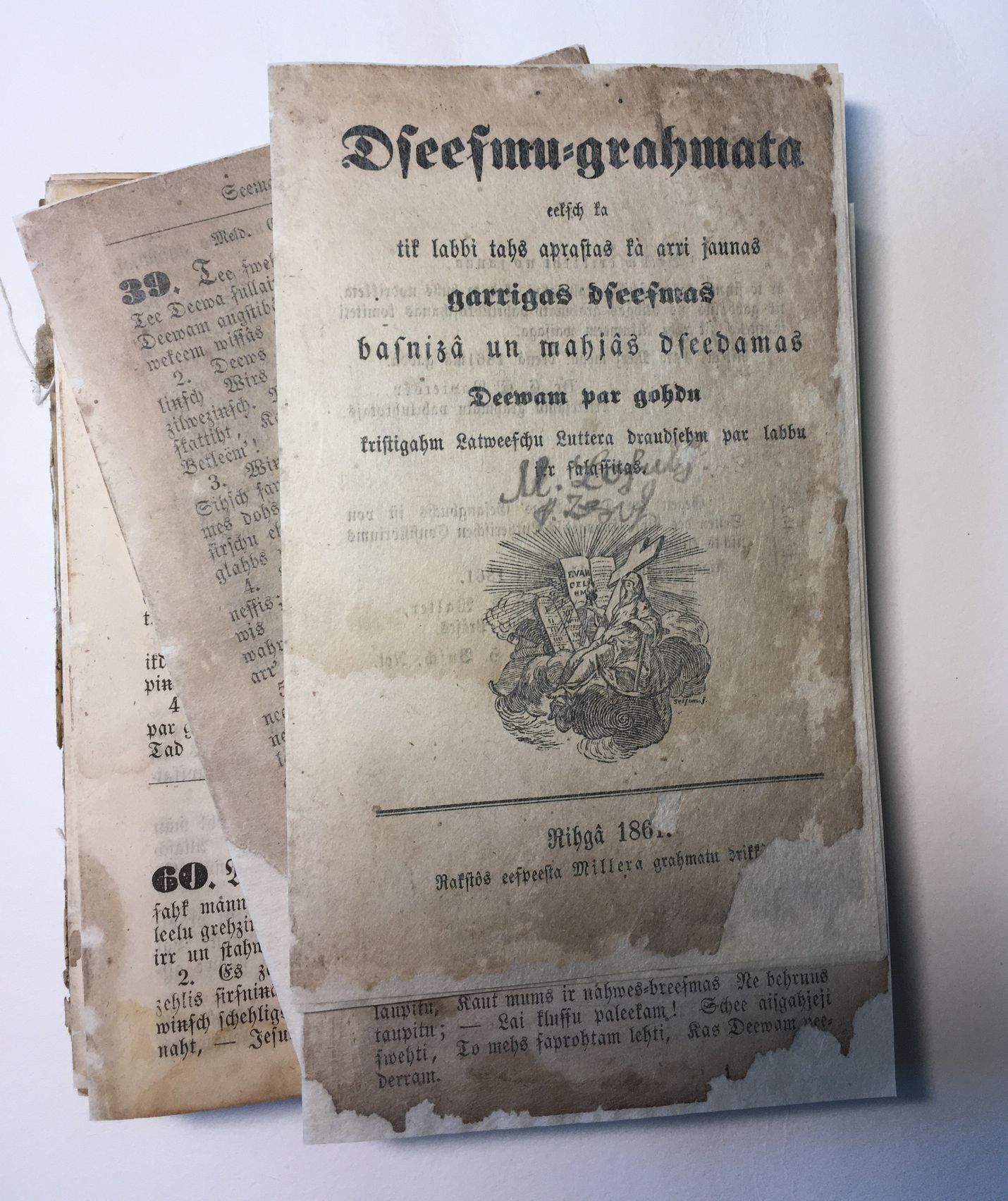 Grāmata pēc restaurācijas