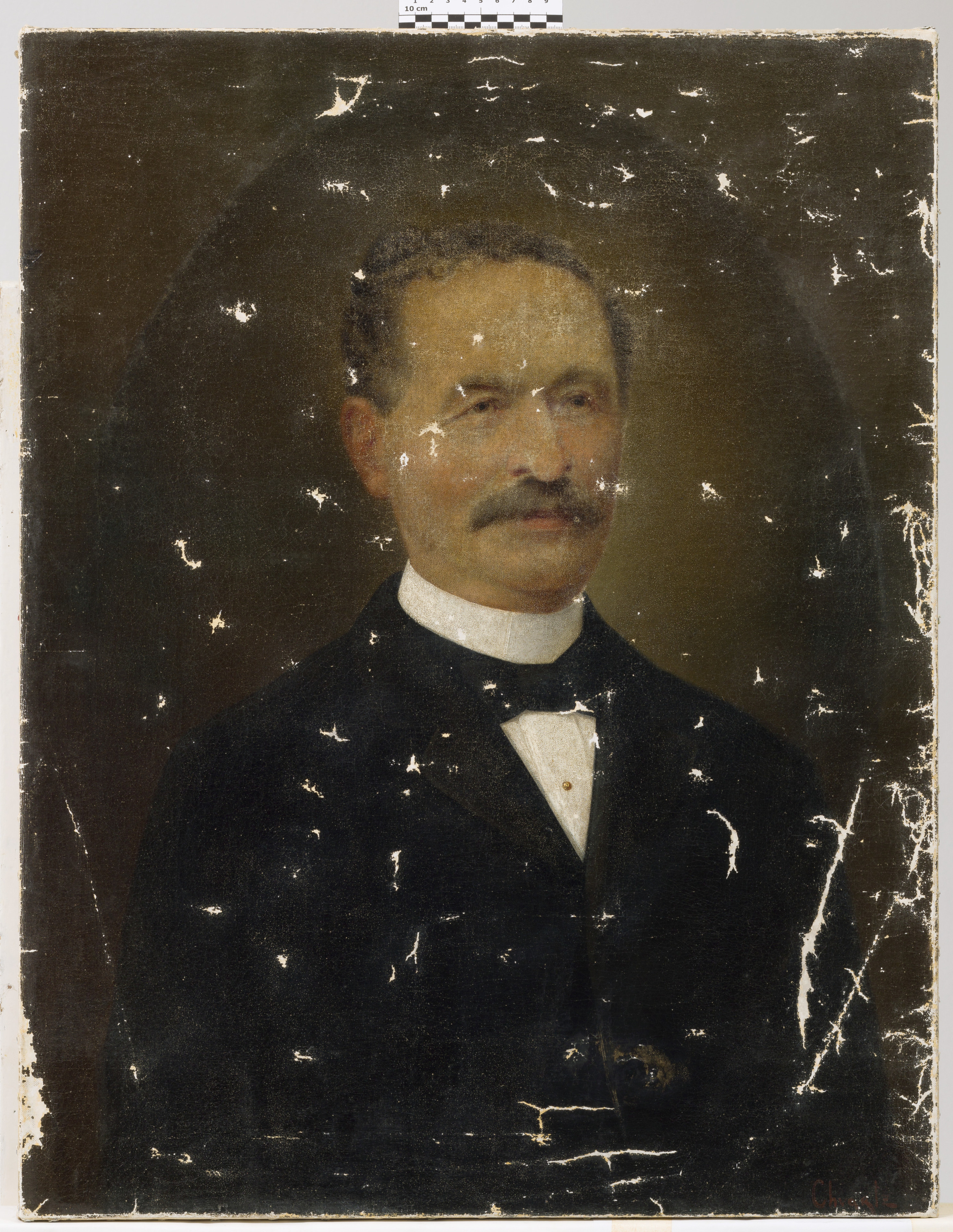 Kopskats tiešā gaismā restaurācijas procesā pirms tonēšanas