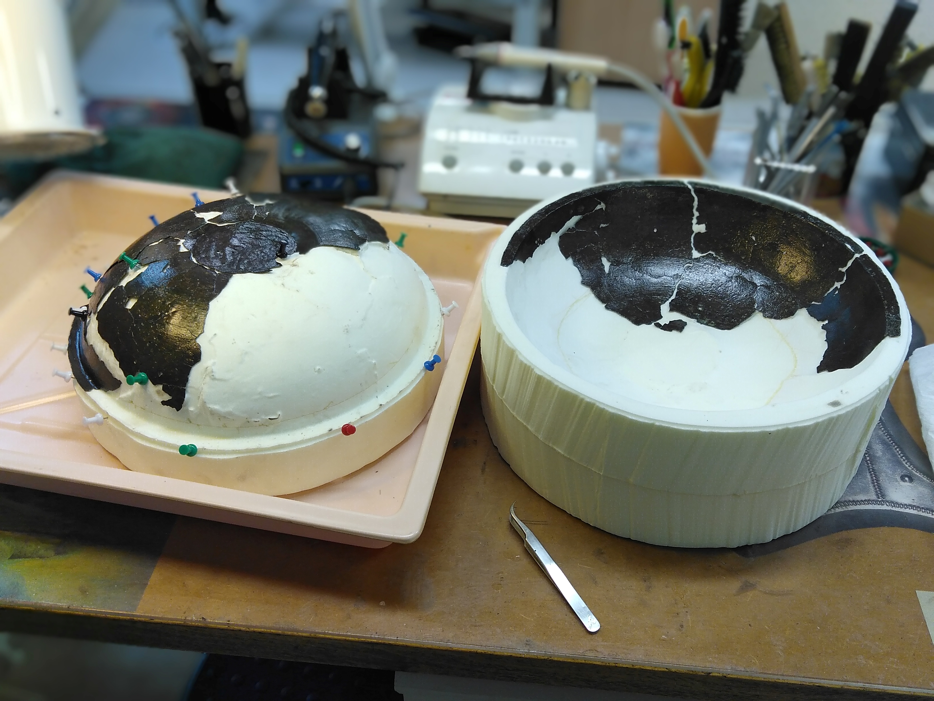 Bļoda restaurācijas procesā